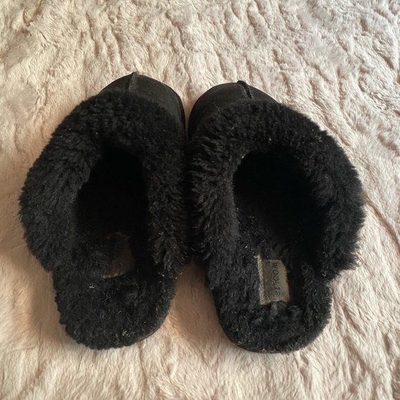 Slippers - Picture 2 of 2